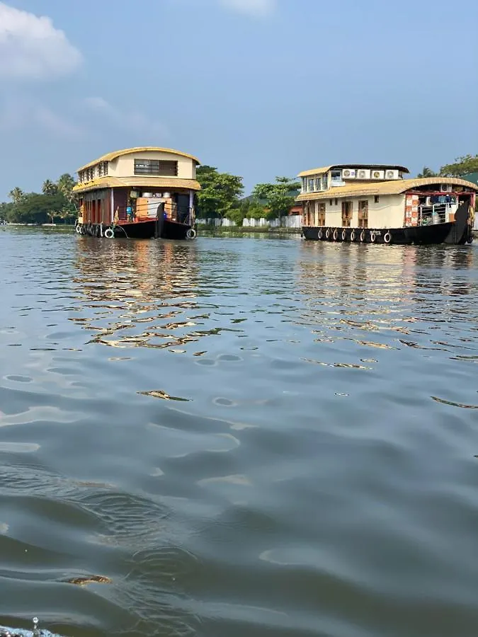 Alappuzha Alice Lake Promise 0*,